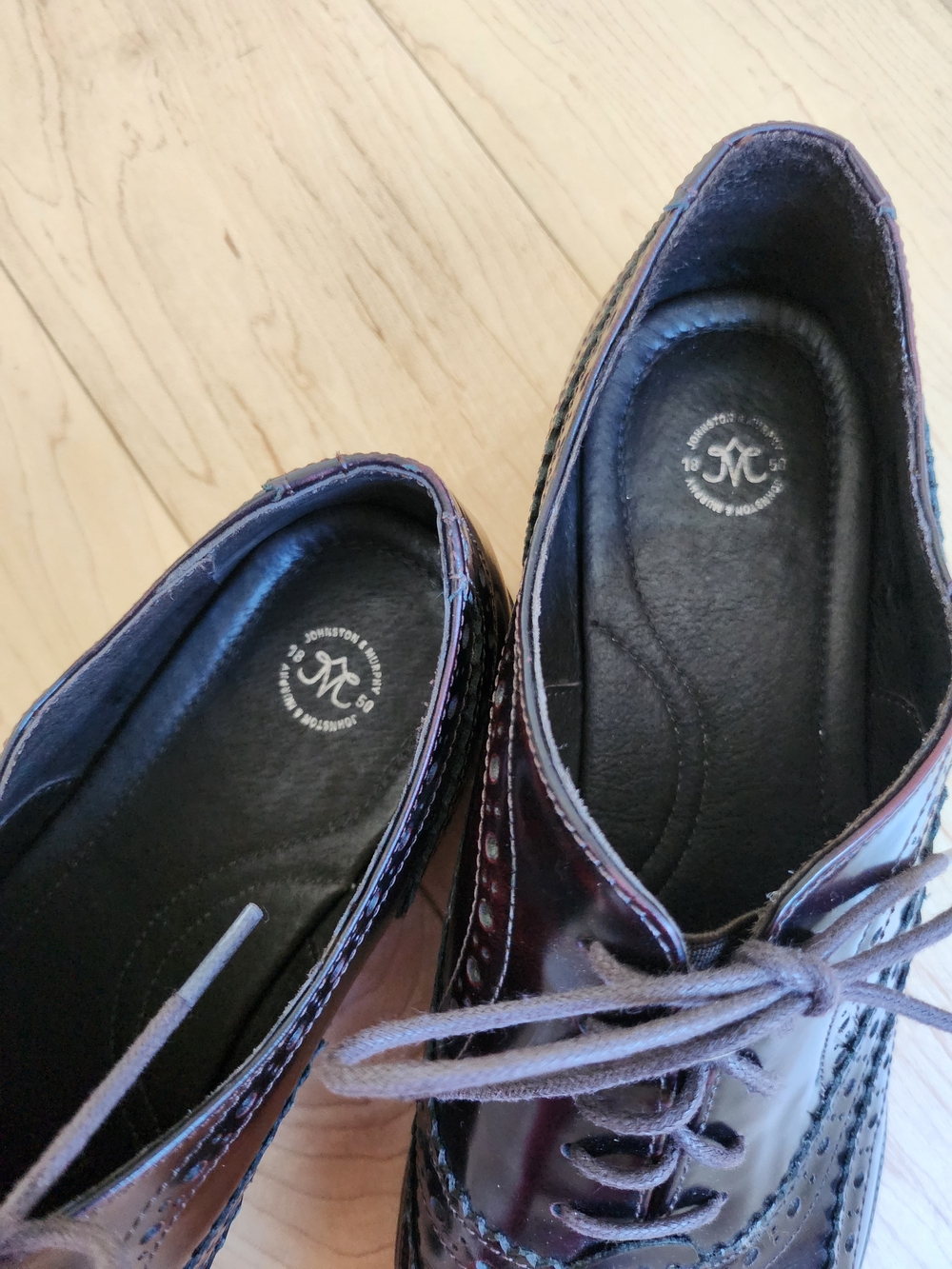 Johnston & Murphy Womens Burgundy Wingtip Brogues - Classic Leather Dress Shoes - Picture 4 of 9